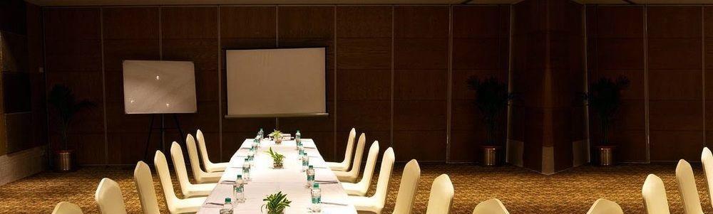Citrus Hotel Bhiwadi Bagian luar foto