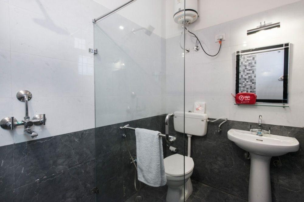 Citrus Hotel Bhiwadi Bagian luar foto